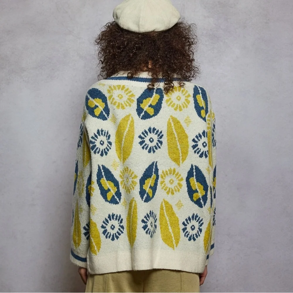 NWT POL Chic Boho V-Neck Sweater